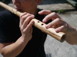 broom flute